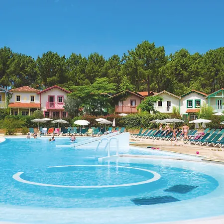 Pierre & Les Pins Ferienpark 3*