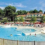 Kompleks wypoczynkowy Pierre & Les Pins 3*
