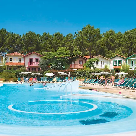 Pierre & Les Pins 홀리데이파크 3*