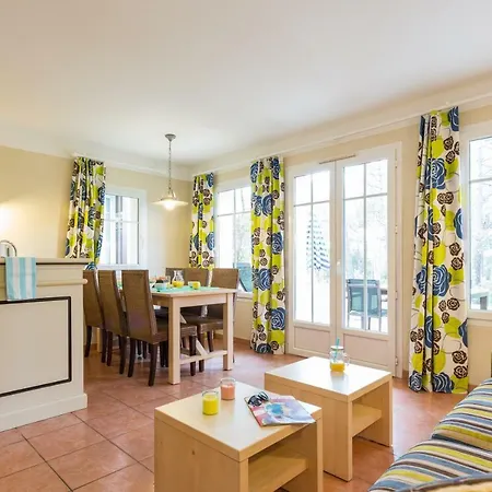 Pierre & Les Pins Tatil parkı