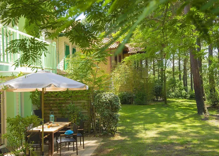 Pierre & Les Pins База отдыха Лакано
